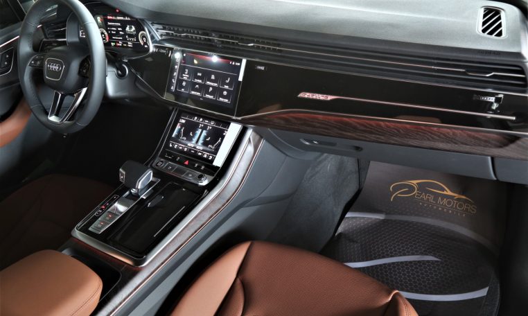 2021 AUDI Q7 S-LINE