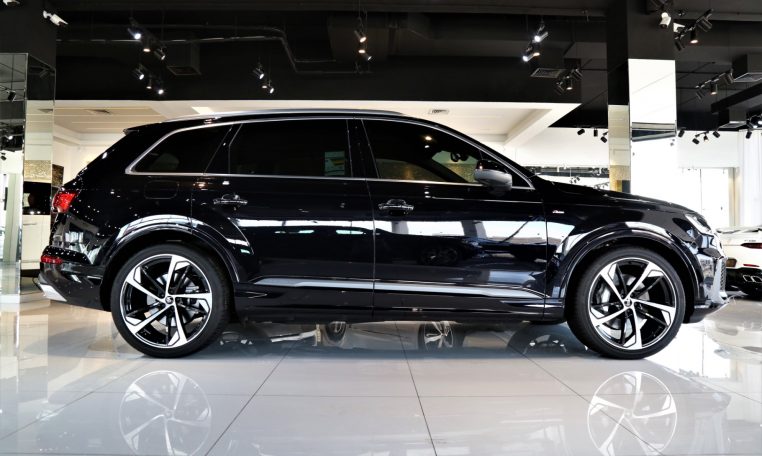 2021 AUDI Q7 S-LINE