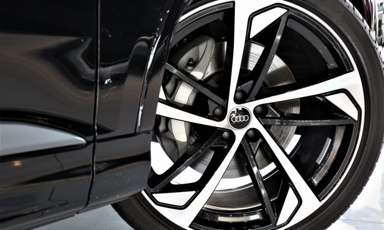 2021 AUDI Q7 S-LINE